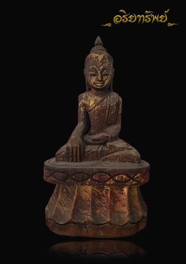 พระพุทธไม้แกะศิลปพม่า (ปางมารวิชัย) 1