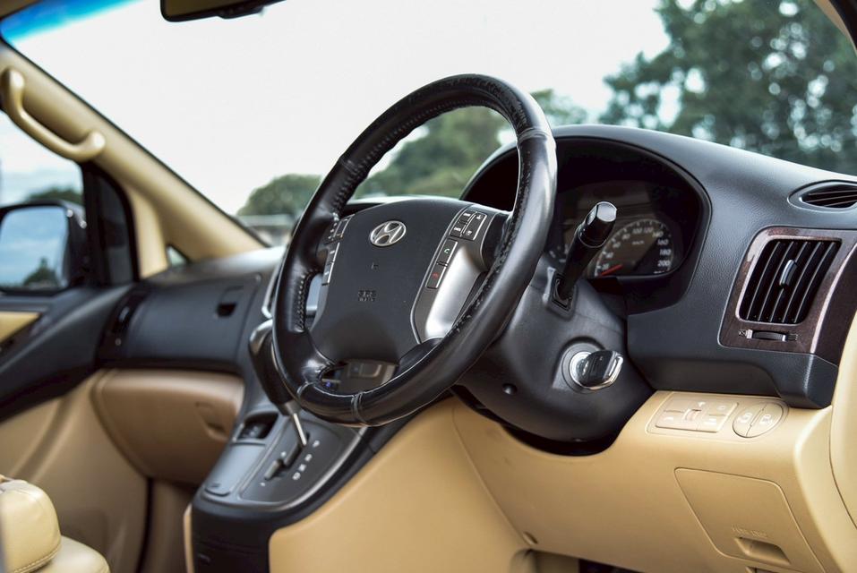 HYUNDAI H-1 Deluxe ปี 2016 15