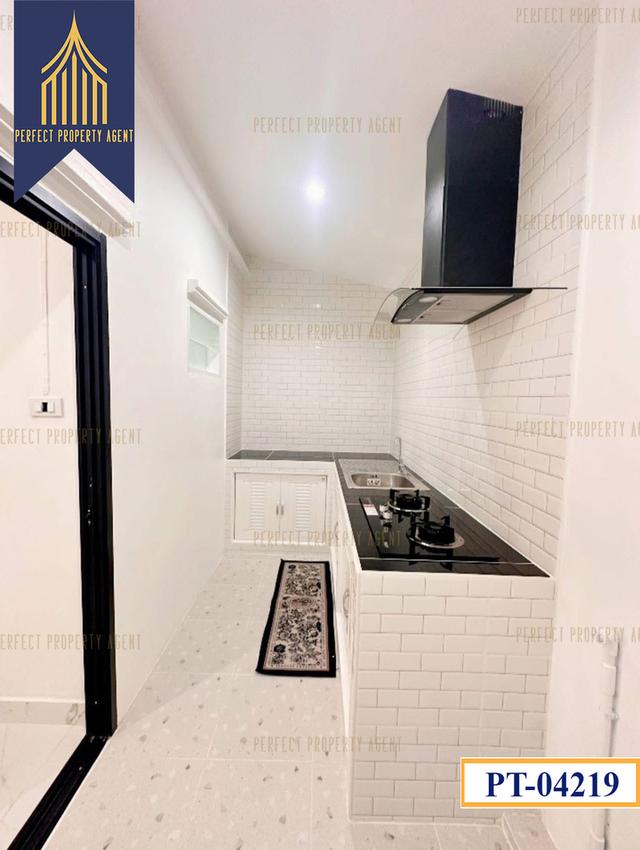 ขาย ทาวน์เฮ้าส์ เคซี 1 หทัยราษฎร์ 39 คลองสามวา ตกแต่งใหม่พร้อมเฟอร์นิเจอร์ ฟรีโอน 9