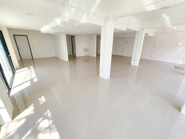แฟชั่น 2.2กม. โชว์รูมด้านล่าง 402ตรม. ตลาดปัฐวิกรณ์2กม.ให้เช่า โรงแรม 4ชั้น 14แอร์ใหม่ 5จอดรถ นวมินทร์65-81 MRTบางกะปิ 2 3