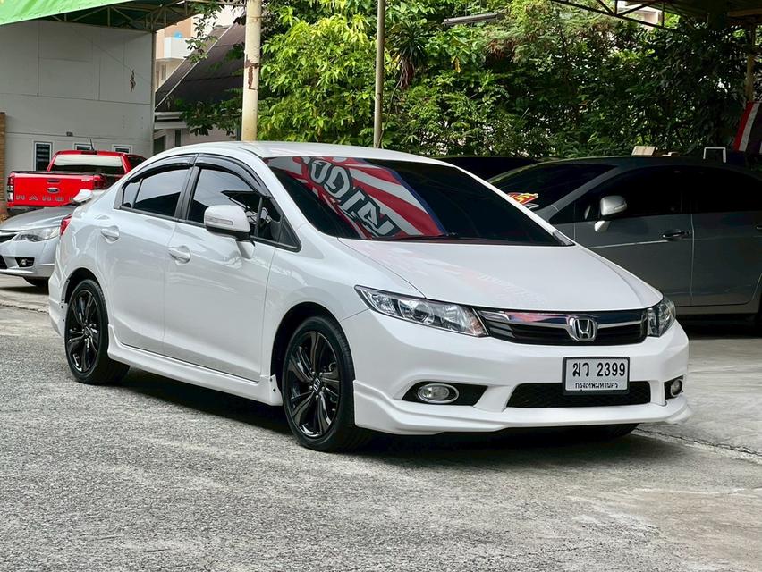 HONDA CIVIC FB ปี 2012 รุ่น 1.8E navi ออโต้ สีขาว รถมือเดียว เลขไมล์น้อย 120,000 km