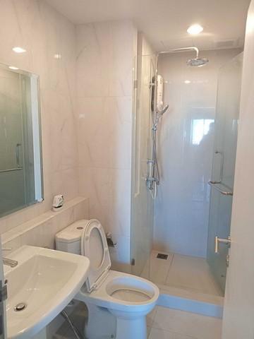 ให้เช่า Niche Mono Mega Space บางนา ห้องสวย วิวทะเลสาบและสระว่ายน้ำ 3