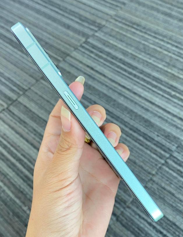 มือถือ Oppo Reno 6 สวยมาก 6