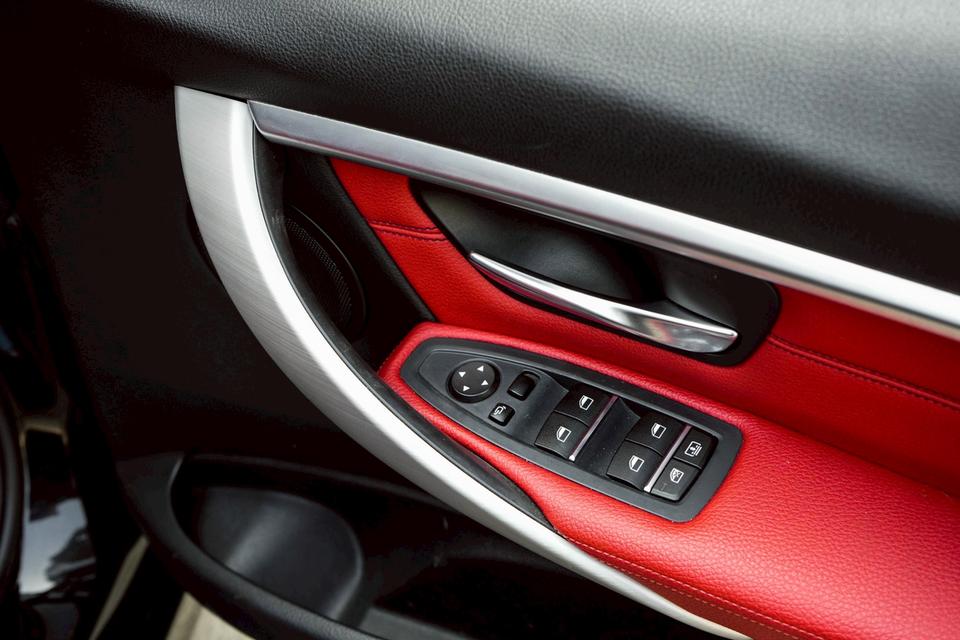 รหัสรถ CBL995 BMW 330e 2.0 Sport F30 (LCI) AT 2018 รูปที่ 12