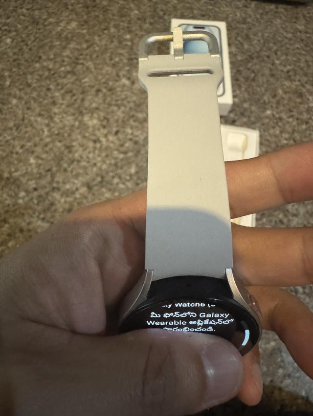ขายSamsungWatch6สีใหม่Blue44MMมีกล่องไร้รอยตกใช้งานดีถูกๆ