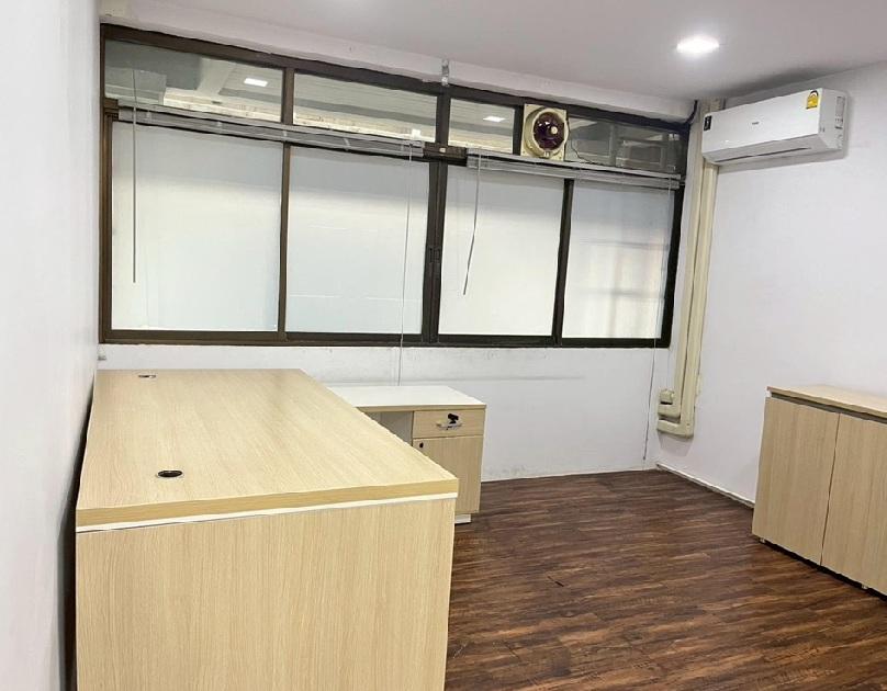 ให้เช่าอาคาร / Home Office 4.5 ชั้น / ทำเล ติดถนนพระราม 9 / ใกล้ เดอะไนท์ พระราม 9 4