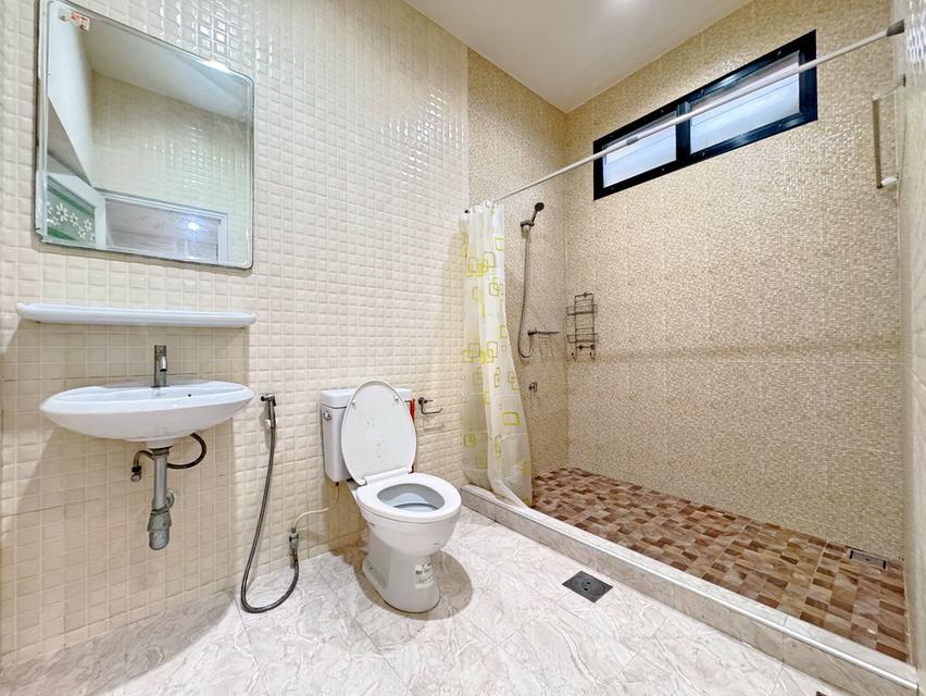 ให้เช่าทาวน์เฮาส์ 2 ชั้น ถ.ประชาราษฎร์บำเพ็ญ ห่างMRT ห้วยขวางเพียง 1 กม. Townhouse for rent PRACHARAJBUMPEN Rd. HUAI KWANG (曼谷 聯排別墅出租, 汇权–素提讪–拉差达) รูปที่ 16
