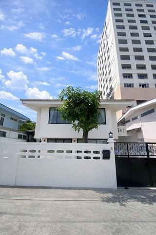 ให้เช่าบ้าน ใกล้ สถานทูตจีน , เซ็นทรัลพระราม9 และฟอร์จูน เลี้ยงสัตว์ได้ ซ. 20 มิถุนา ย่าน รัชดา พระราม9ใกล้ MRT สุทธิสาร 4