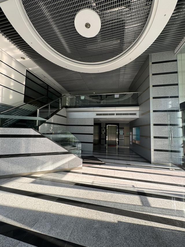 พื้นที่สำนักงานให้เช่า - Permpoom Building / อาคารเพิ่มภูมิ ตกแต่งพร้อมอยู่ ** ทำเลดีมาก:** ตั้งอยู่ในซอยสุขุมวิท 87 ใกล้ BTS อ่อนนุช (E9) 3