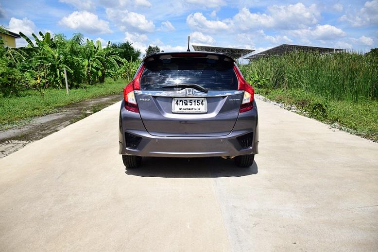 ปี2014ฟรีดาวน์ HONDA JAZZ GK สีเทา เกียร์แพดเดิ้ลชิฟ แอร์จอ มัลติ จอบลูทู๊ธ ครูสคอโทล เบาะหนังแท้ ขับสนุก ประหยัดน้ำมัน โทร 0957401229 ไอดีไลน์ UTBP 13