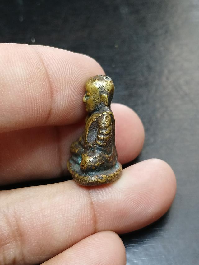 หลวงพ่อเงินพิมพ์นิยม รูปที่ 3