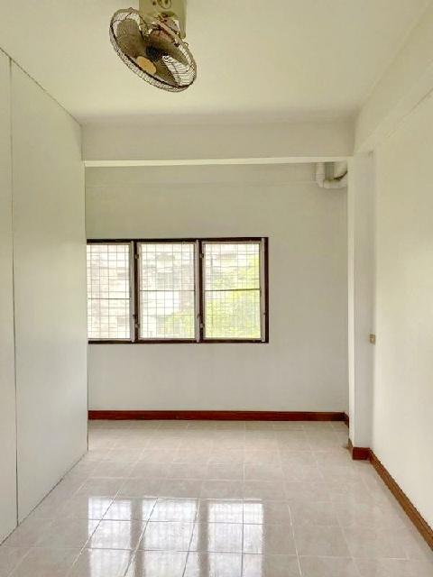 พร้อมดาดฟ้า 18ตร.วา. เกาะลอย โรบินสัน ศรีราชา 1 กม.ให้เช่าบ้านทาวน์โฮม 3 ชั้น 210ตร.ม 6