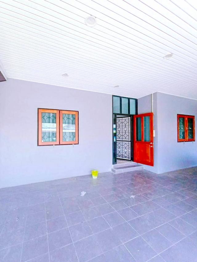 คลอง5 ธัญบุรี บ้านเดี่ยว มาร์เก็ตวิลเลจ รังสิต 2.9 กม. หลังมุม 52 ตร.วา.202 ตร.ม.รร.นานาชาติสยาม 4.2 กม. 3 นอน 3 น้ำ 4