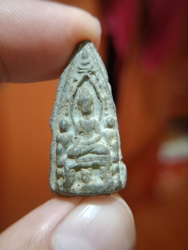 พระเลี่ยงลำพูนเก่าดินเขียวหินครก