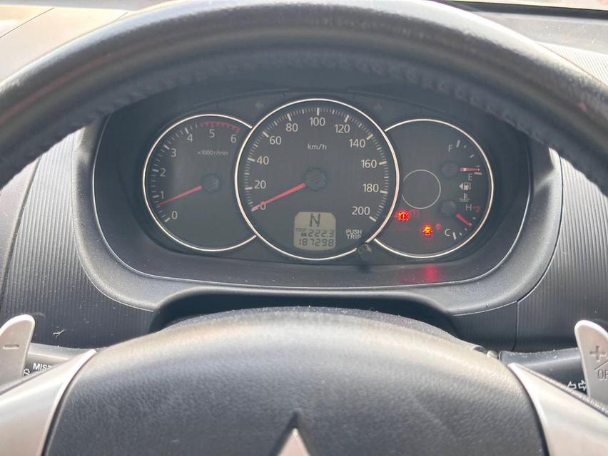 Mitshubishi Pajero 2.5 Sport GT เกียร์ Auto สีขาวมุก ปี 2013 14