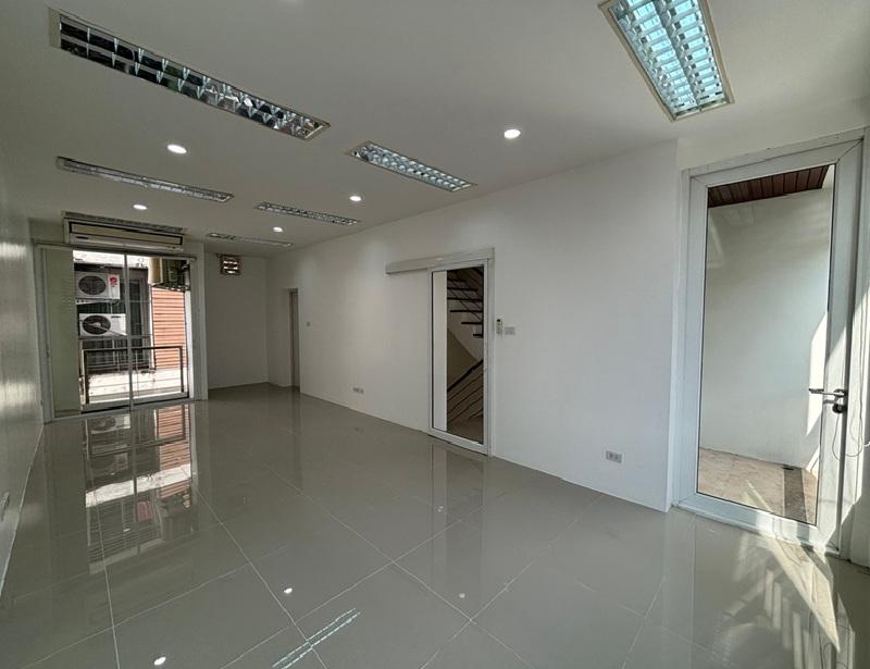 ให้เช่าทาวน์โฮม 4 ชั้น ย่านนวลจันทร์ โครงการ เดอะไพรมารี อัลติเมท เกษตร-นวมินทร์ อยู่ในซอยนวลจันทร์ 4