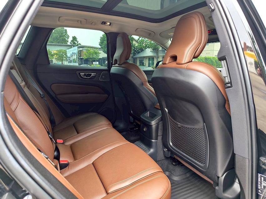 ทุกชีวิตปลอดภัยใน Volvo 31,xxx km!! มือเดียว Top Inscription น้องๆป้ายแดงครับ 😁😁 New Arrival!!♥️ Volvo XC 60 2.0 Inscription 2020 Top รูปที่ 18