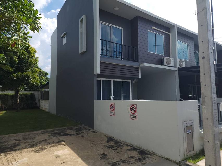 หมู่บ้าน เดอะคัลเลอร์วงแหวน รามอินทรา2 ซ.สุเหร่าคลองหนึ่ง 15 บางชัน คลองสามวา กทม. ขนาด 25.90\ตารางวา 3นอน 2ห้องน้ำ เตียง +แอร์ 2ห้องนอน พร้อมต่อเติ 9