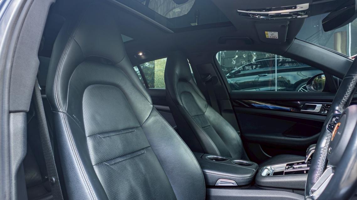 Porsche Panamera 4 E-Hybrid ปี 2018 รูปที่ 11