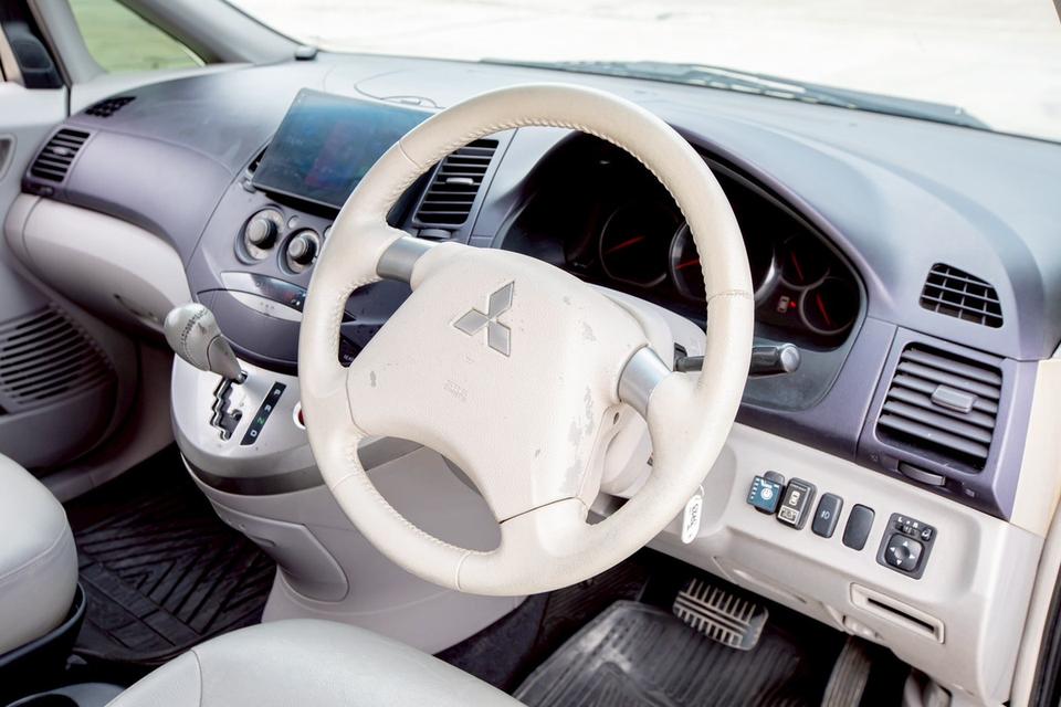 Mitsubishi Space Wagon 2.4GT ปี 2005 สีดำ  12