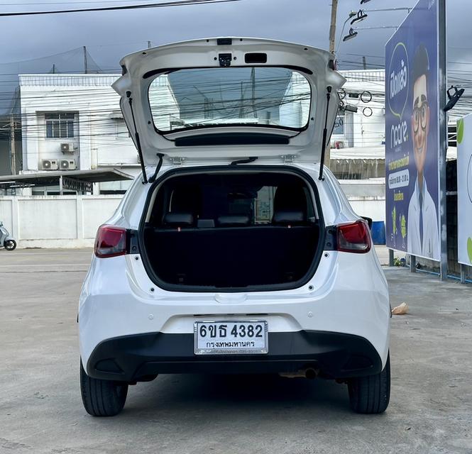 Mazda 2 1.5 XD High Sport ปี 2017 6