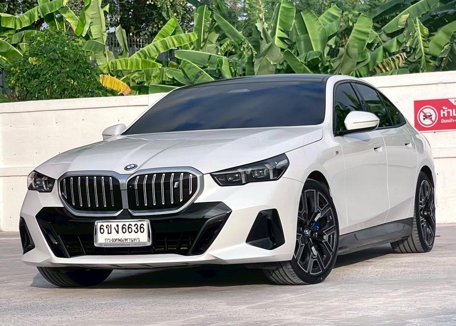 BMW i5 edrive 40 Msport ปี23 3