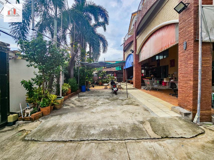 ขาย โกดัง พร้อมตึก 3 ชั้นครึ่ง พื้นที่ใช้สอยเยอะ หมู่บ้านเศรษฐกิจ บางแค 920 ตรม 2 งาน 17 ตรว 3