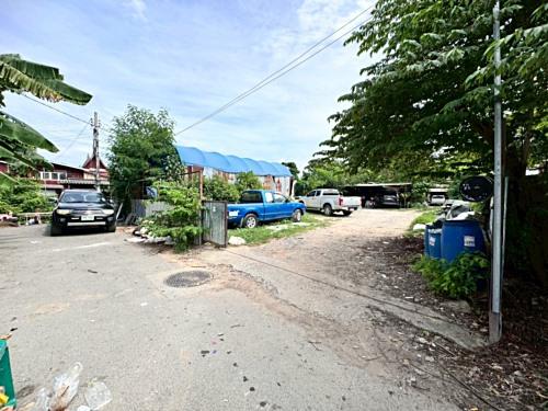 ขายที่ดินจัดสรรค์ 6 แปลง ซอยกรุงเทพกรีฑา ติดคลองลำลาง แปลงมุม (N.749) 1