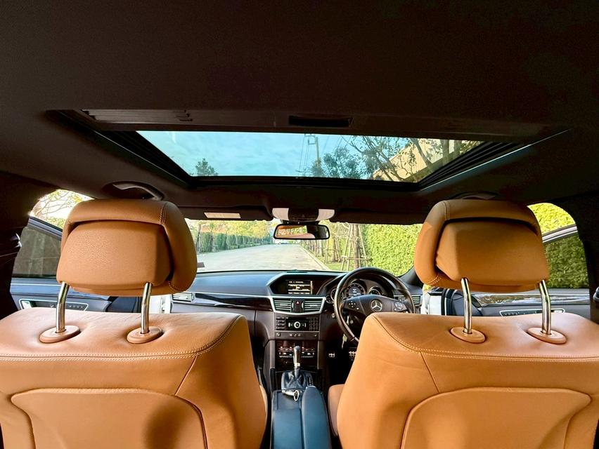 Mercedes-Benz e250 #w212 ปี 2012 สีขาว รถบ้านมือเดียวป้ายแดง ดูแลศูนย์ทุกระยะ 10
