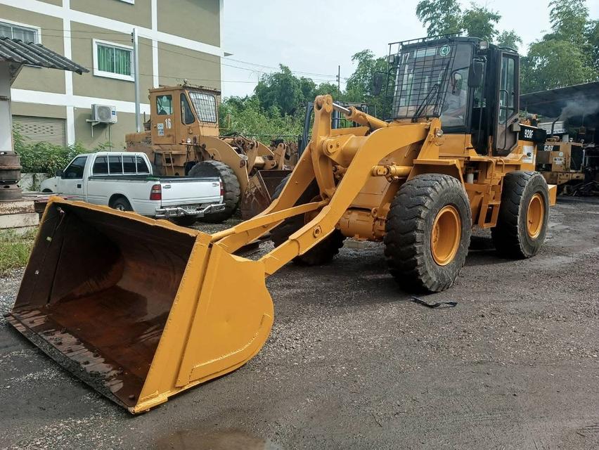 รถตัก Caterpillar 928F สีเหลือง 4