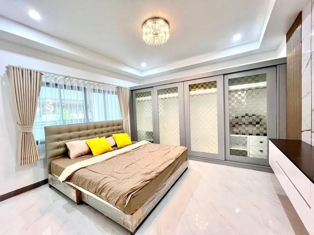 ขายบ้านสวยพร้อมอยู่ น้ำไม่ท่วม หลังคา ไม่รั่ว ขายพร้อมเฟอร์นิเจอร์และบิ้วอินพิกัด ซอยเนินพลับหวาน หมู่บ้านฉัตรแก้ว 9 2