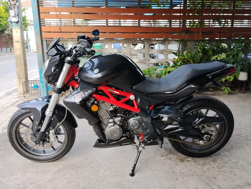ลดราคา Benelli TNT300 ครับ