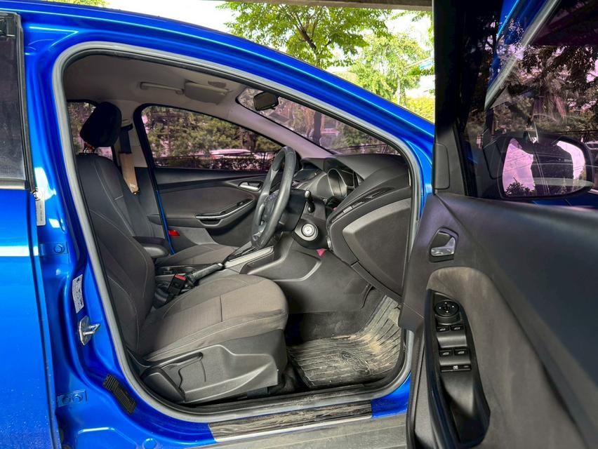 ขายรถ Ford Focus 1.6 Hatchback ปี 2013 สีน้ำเงิน เกียร์ออโต้ 9