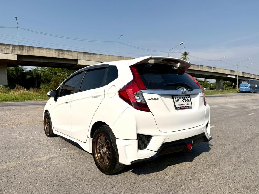 Jazz GK 1.5v ปี 2015 รถบ้าน มือเดียว เข้าศูนย์ทุกระยะ ไม่เคยชน ไม่เคยติดแก๊ส รูปที่ 5