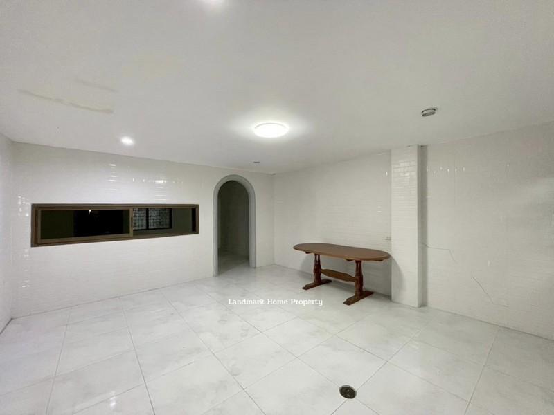 LM25-0163 ขาย/ให้เช่า ทาวน์เฮ้าส์ 3 ชั้น ลาดพร้าว 101 เนื้อที่ 41.3 ตรว 6 นอน 6 น้ำ 1 จอด ใกล้ เดอะมอลล์ บางกะปิ 2