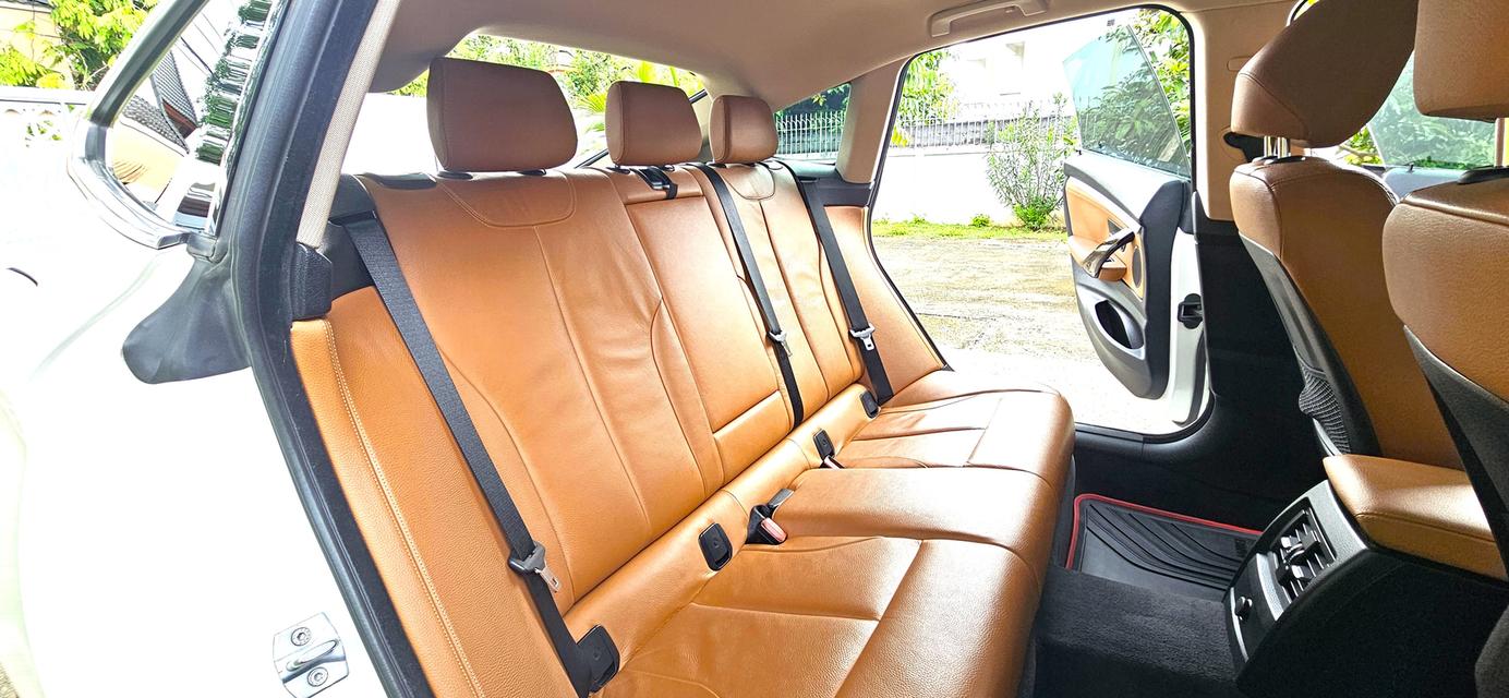 BMW 320d GT LUXURY 17
