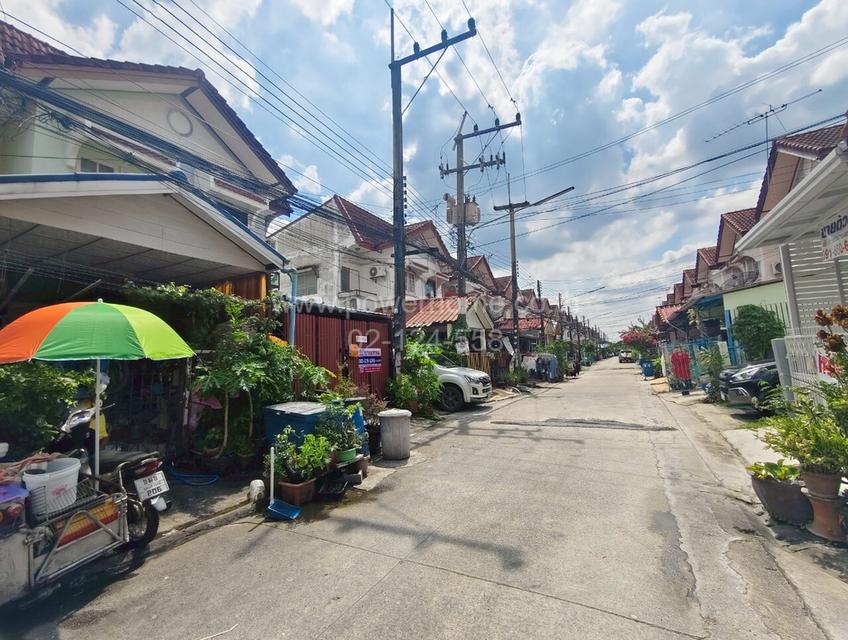 หมู่บ้านพกบัณฑิตแลนด์ แอนด์ เฮ้าส์ ถนนลำลูกกา ต.คูคต อ.ลำลูกกา จ.ปทุมธานี 3