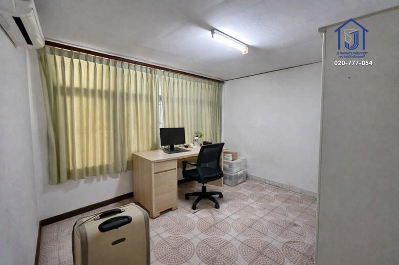 ขายทาวน์โฮม 2 ชั้น หมู่บ้านอยู่เจริญ หลังมุม ซอยอินทามระ 41 ใกล้MRT สุทธิสาร 9