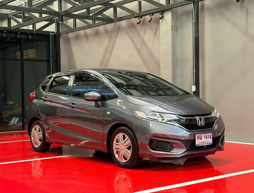 2020 HONDA JAZZ GK รถมือเดียวออกป้ายแดง รถวิ่งน้อยเพียง 60,000 กม เข้าศูนย์ตามระยะ รถไม่เคยมีอุบัติเหตุครับ