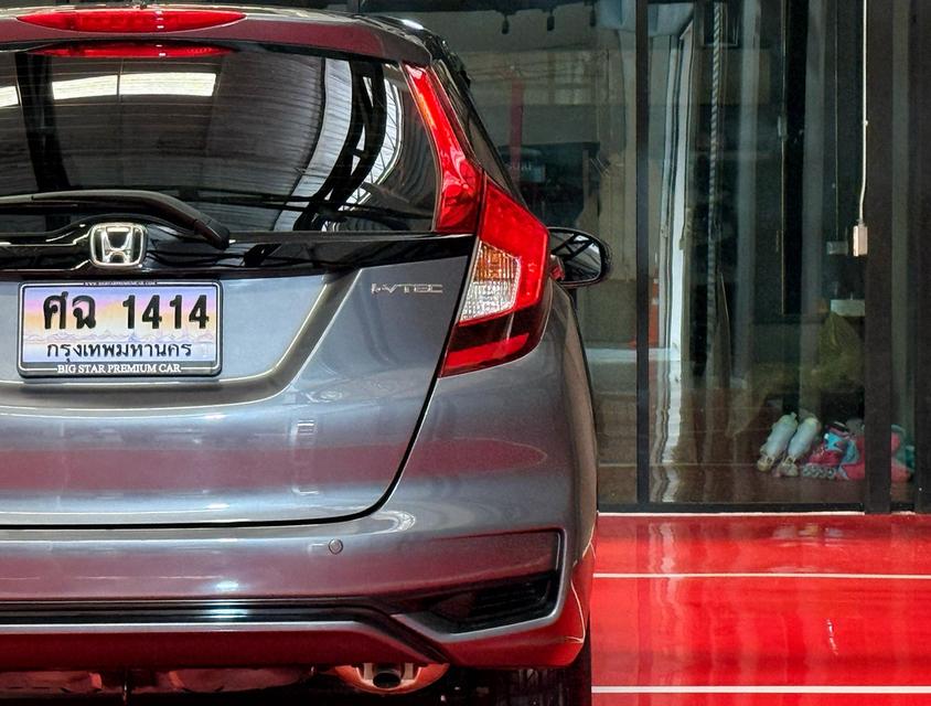 2020 HONDA JAZZ GK รถมือเดียวออกป้ายแดง รถวิ่งน้อยเพียง 60,000 กม เข้าศูนย์ตามระยะ รถไม่เคยมีอุบัติเหตุครับ รูปที่ 5