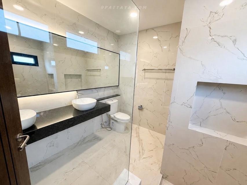 For Sale — Exclusive Luxury Pool Villa at Garden Villa 9, PattayaBrand-new luxury private pool villa for sale at Garden Villa 9, Pattaya. Designed 10