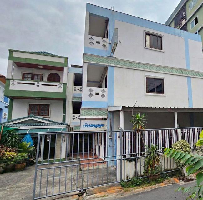 ขายอพาร์ทเมนท์ 3 ชั้น ย่านห้วยขวาง 157.5 ตร.ว. ซอย 20 มิถุนา แยก 5 2