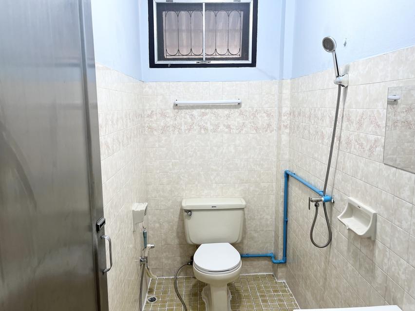 ขาย / ให้เช่า ทาวน์เฮ้าส์ 3 ชั้น ใจกลางเมือง สุทธิสาร–อินทามระ 13