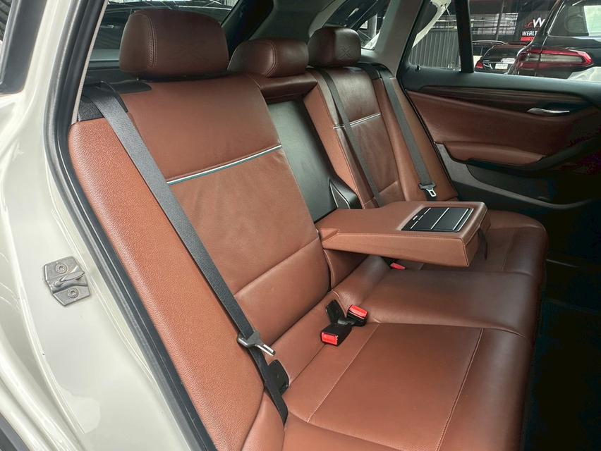 BMW X1 sDrive18i X-Line (E84) 2.0L 15