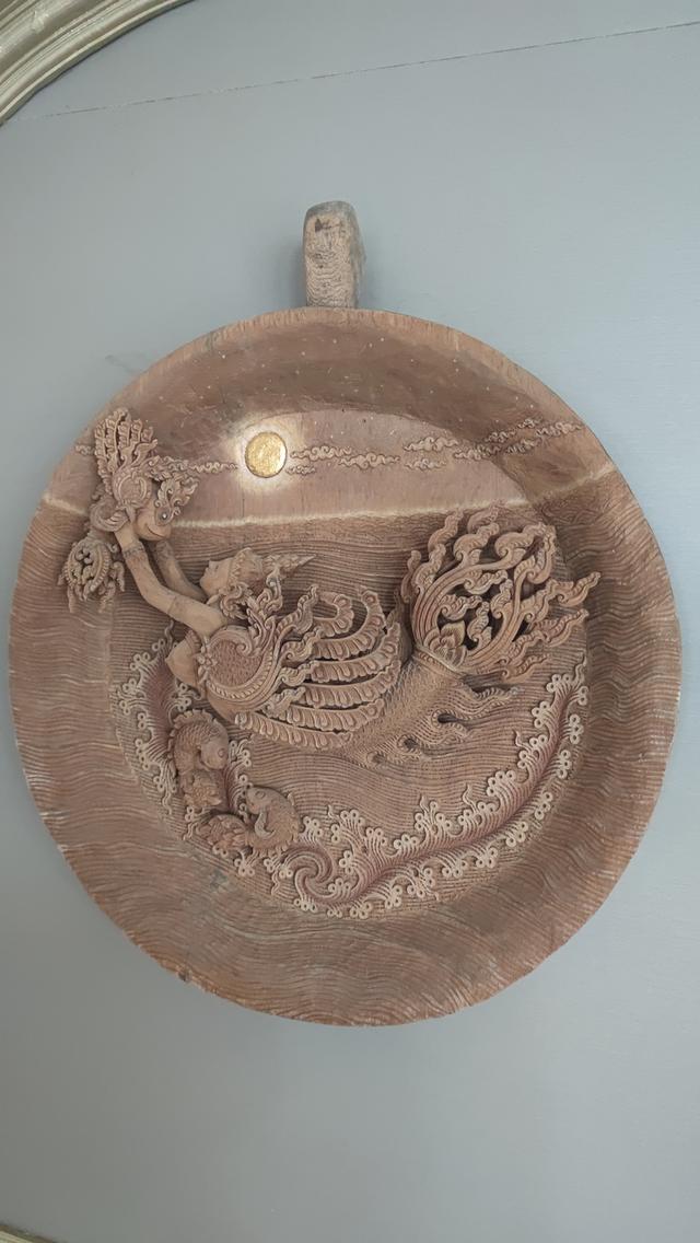 งานแกะะสลักไม้สักนางสุพรรณมัจฉาเส้นผ่าศูนย์กลาง60ซม. รูปที่ 2