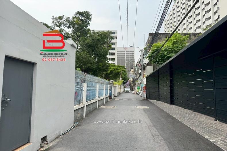 ที่ดิน ซอยสีลม 11 เนื้อที่ 230 ตรว. ใกล้มูลนิธิตระกูลหว่อง ถนนสีลม แขวงสาทร เขตบางรัก กรุงเทพมหานคร 1