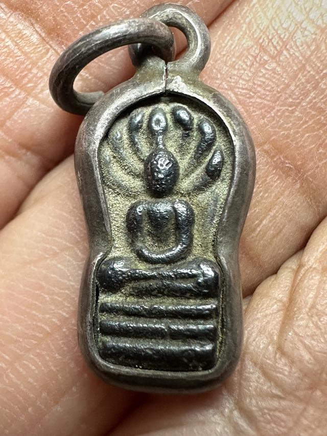 พระปิดตาเนื้อเมฆพัตร ล.ป.ใจ เลี่ยมเงิน 6