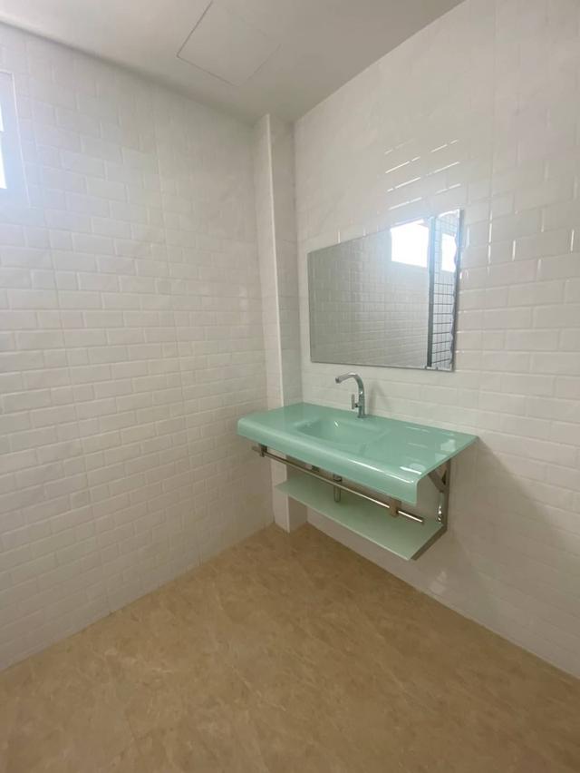 ด่วน บ้านเดี่ยว 3 ชั้น หลังใหญ่ ซอยสุขุมวิท 65 เพียง 900 เมตรถึง BTS เอกมัย 9