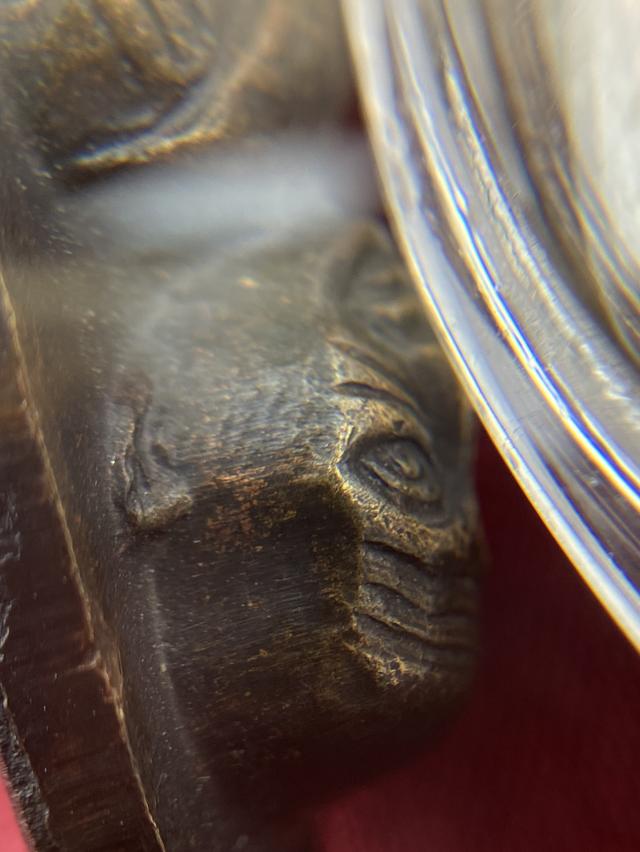 หลวงพ่อทวดหลังหนังสือพิมพ์ใหญ่ 6