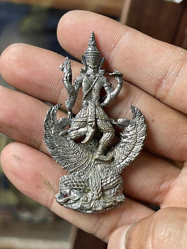 พระนารายณ์ทรงครุฑ ปราบไตรจักร หลวงปู่ผาด วัดไร่ จังหวัดอ่างทอง 2